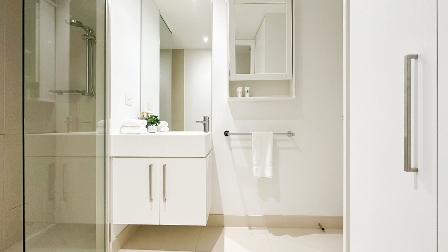 Bathroom 3, Prima Tower 1B by GoodLive, Melbourne