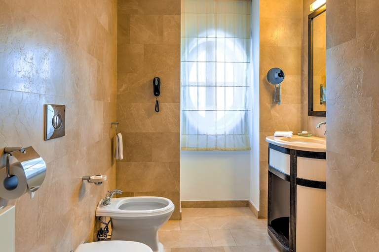 Bathroom 5, Epoque Hotel - Relais & Chateaux, Municipiul Bucuresti