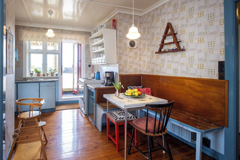 Others 5, Downtown - Retro Decor - Stunning Views - Terrace, Tórshavn