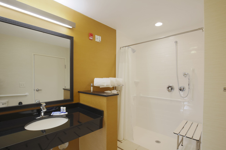 Bathroom 3, Fairfield Inn and Suites by Marriott Austin Northwest/Domain, Travis