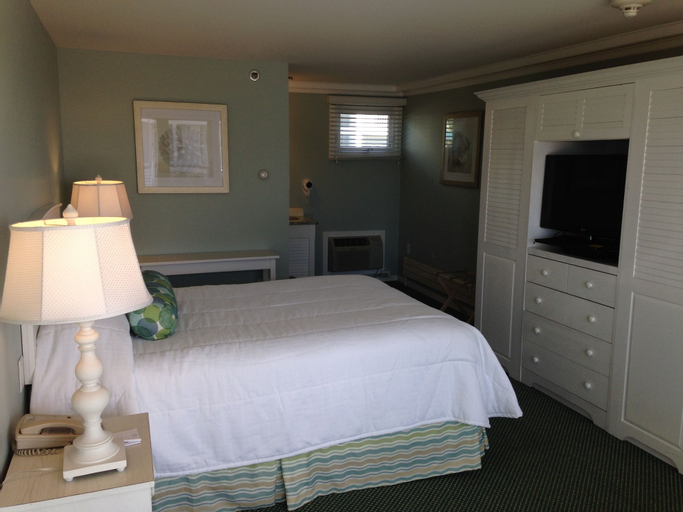 Bedroom 2, Anchorage Inn and Resort, York