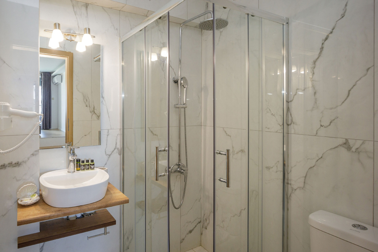 Bathroom 5, Seaside Gouves, Crete