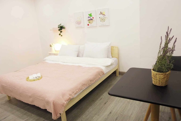 Bedroom 5, ADB ORTIGAS Netflix Pool Gym 22m, Pasig City