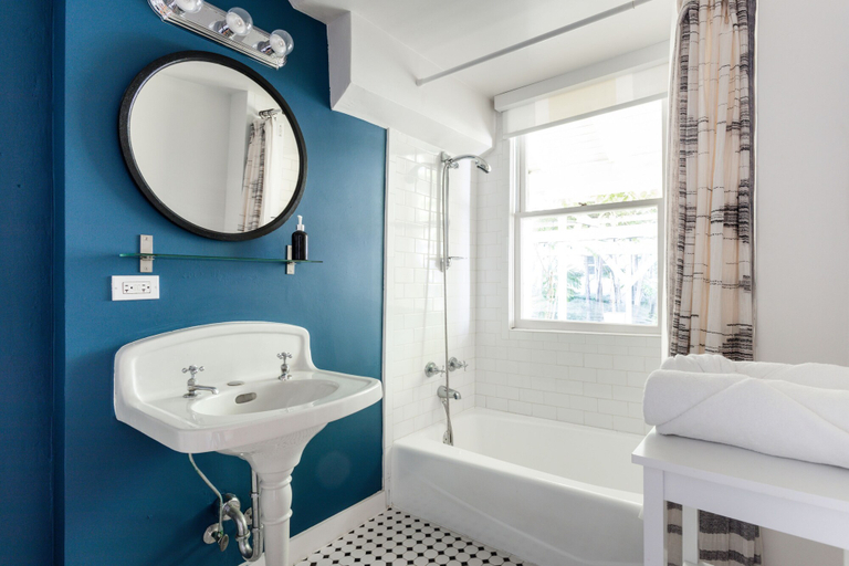 Bathroom 4, Miami River Inn By Renzzi, Miami-Dade