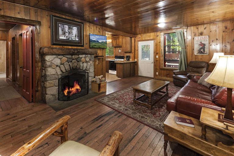 Others 5, Idyllwild Inn, Riverside