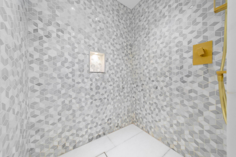 Bathroom 4, DXB - Five - 41208 - PJ, Dubai