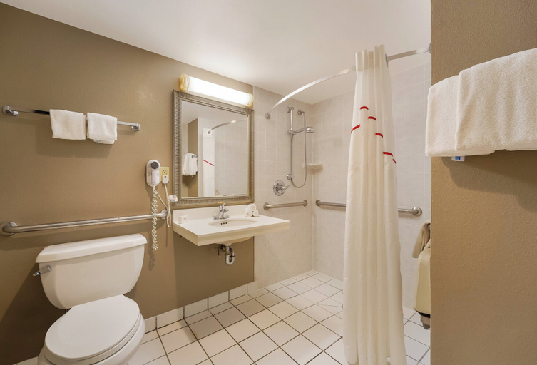 Bathroom 4, Red Roof Inn Painted Post, Steuben