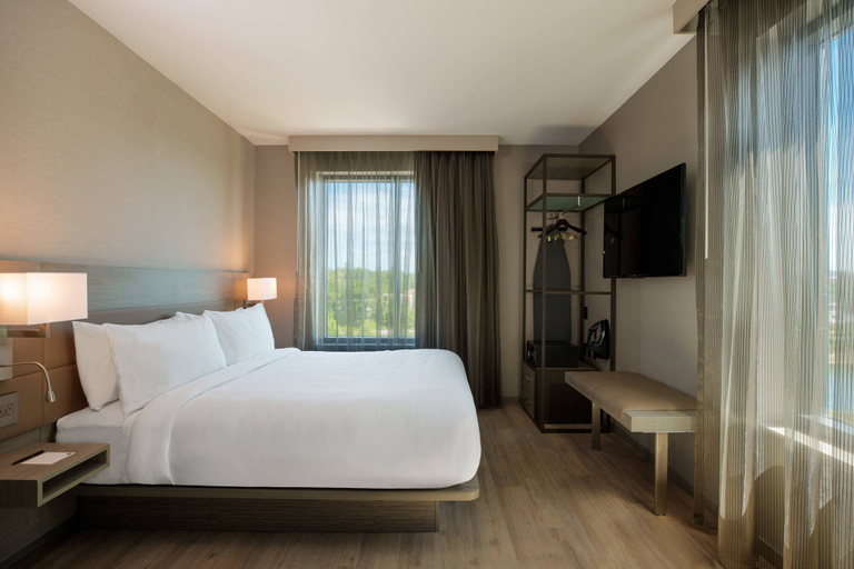 Bedroom 3, AC Hotel by Marriott Tallahassee Universities at the Capitol, Leon