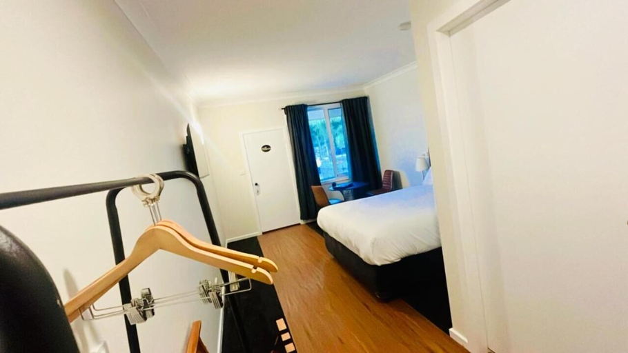 Bedroom 5, Seven Inn, Wagga Wagga - Pt A