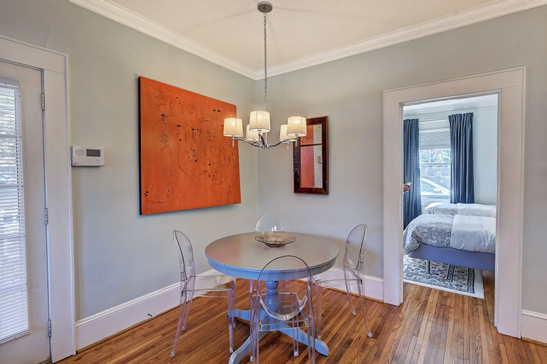 Others 5, The Home Collection - 800 Magnolia, Mecklenburg
