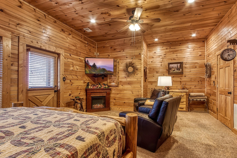 Bedroom 2, Copper Bear, Sevier