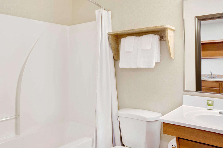 Bathroom 4, WoodSpring Suites Columbus North I-270, Franklin