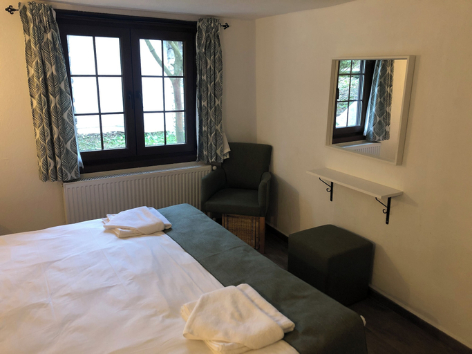 Bedroom 3, Polonezköy Country Club & Accommodation in the Wildlife Park, Beykoz