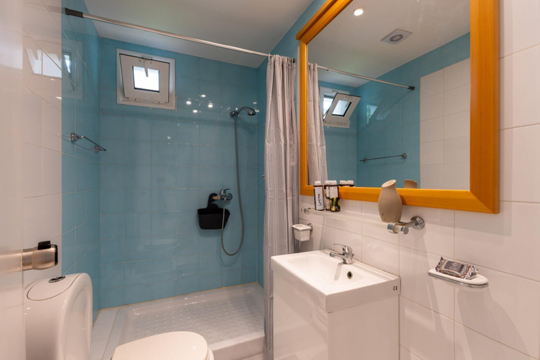 Room 2, Luxury 3-bedroom House in Central Glyfada, Attica