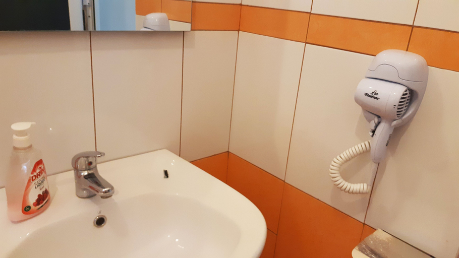 Bathroom 4, Blue Moon Apartments, Sarandës