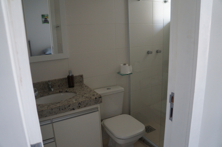 Bathroom 4, Apartamento pertinho da Praia do FORTE!(104), Cabo Frio