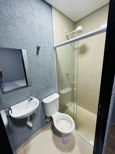 Bathroom 3, On Hostel gru unidade 2 traslado café, Guarulhos