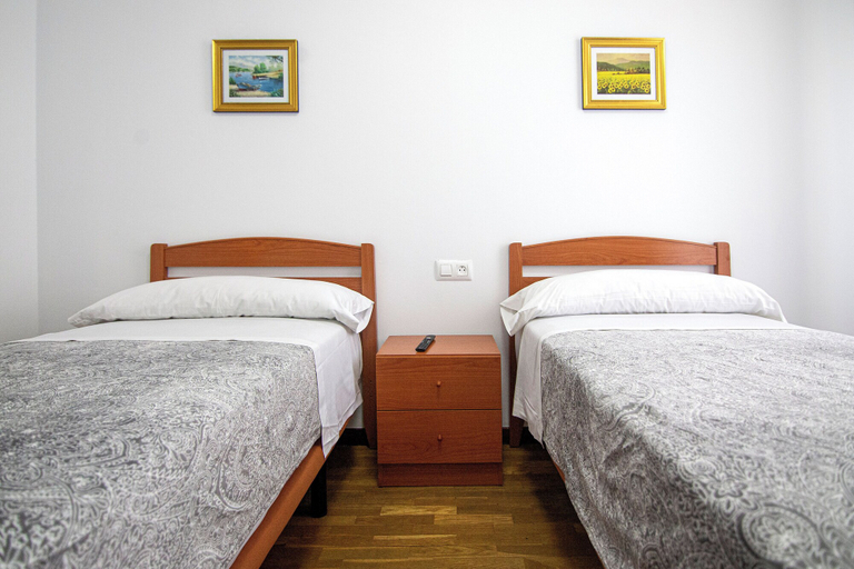 Bedroom 3, Yani's hospedaje, Asturias