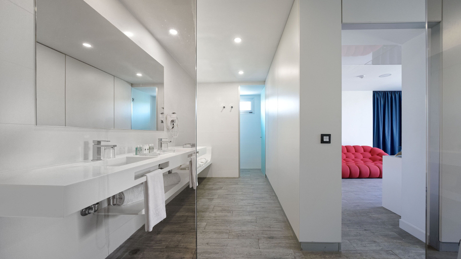 Bathroom 4, Seven Hotel & Wellness - Caters to Gay Men, Las Palmas