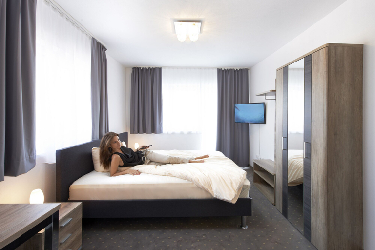 Bedroom 2, HOTEL NEW IN - Ingolstadt - Gaimersheim, Eichstätt