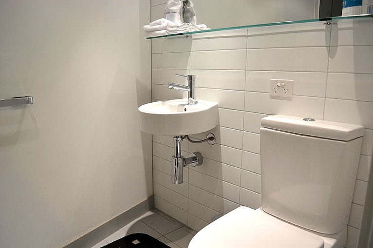 Bathroom 3, Royal Stays Apartments Docklands, Melbourne