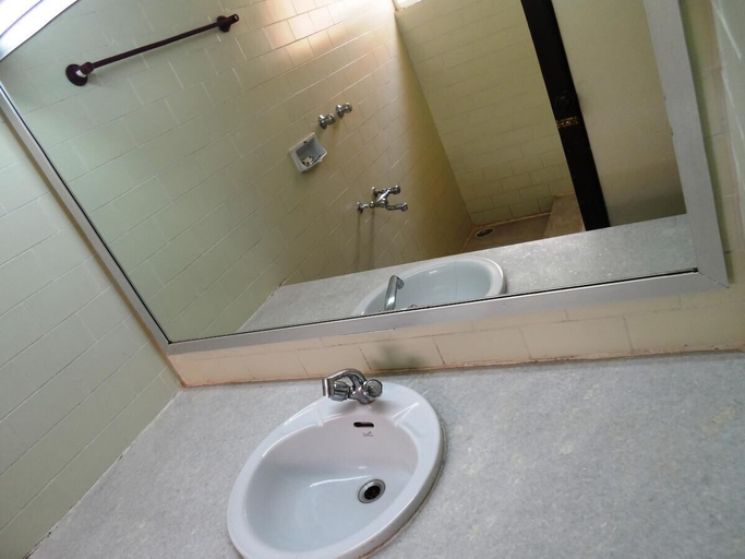 Bathroom 5, Hotel Sivapriya, Dindigul
