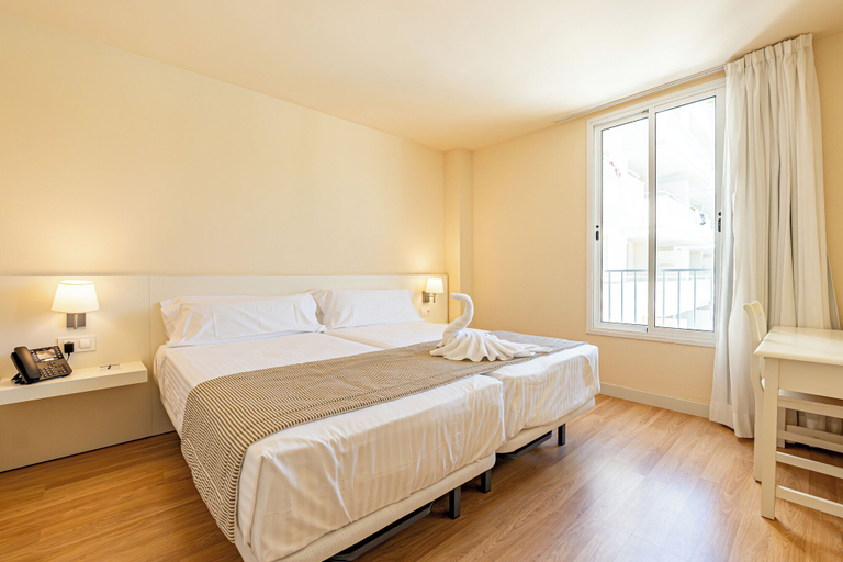Bedroom 2, Intelier Rosella Hotel by Intelier Hotels & Suites, Baleares