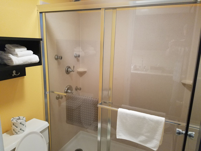 Bathroom 3, North Platte Inn & Suites, Lincoln