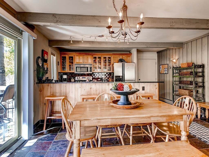 Food & Drinks 5, Woodbridge Condos by Snowmass Vacations, Pitkin