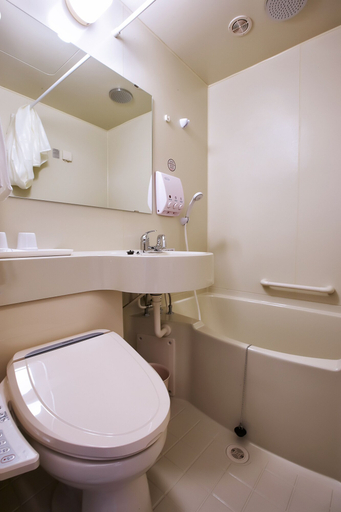 Bathroom 5, Toyoko Inn Seoul Yeongdeungpo, Yeongdeungpo