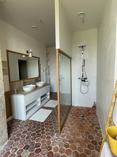 Bathroom 5, Château de Meauce, Nièvre