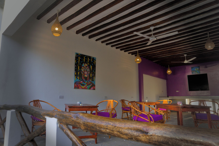 Food & Drinks 4, Cocolala Beach House, Kaskazini 'A'
