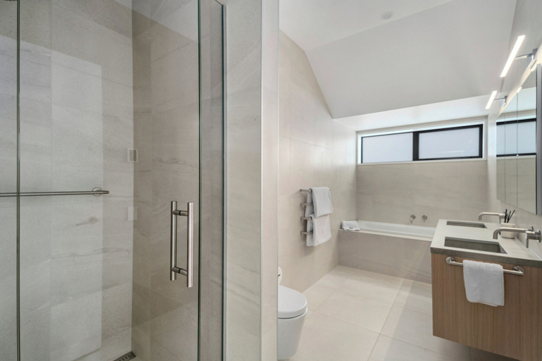 Bathroom 4, Central Queenstown Villa & Spa, Queenstown-Lakes