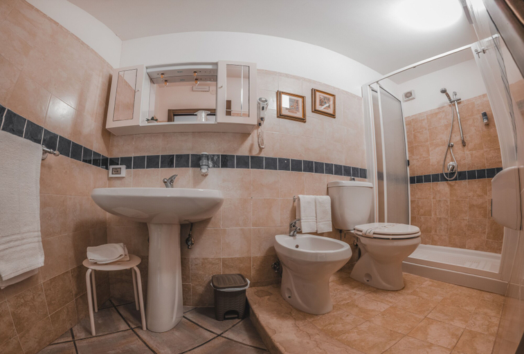 Bathroom 3, Alcantara Natura Country House, Messina