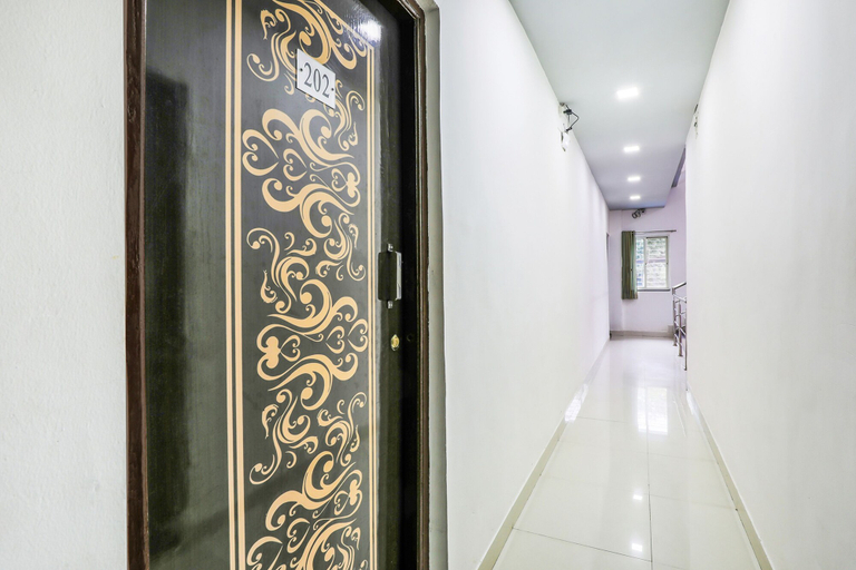Others 5, FabHotel Diamond Residency, Airport Road, Pune