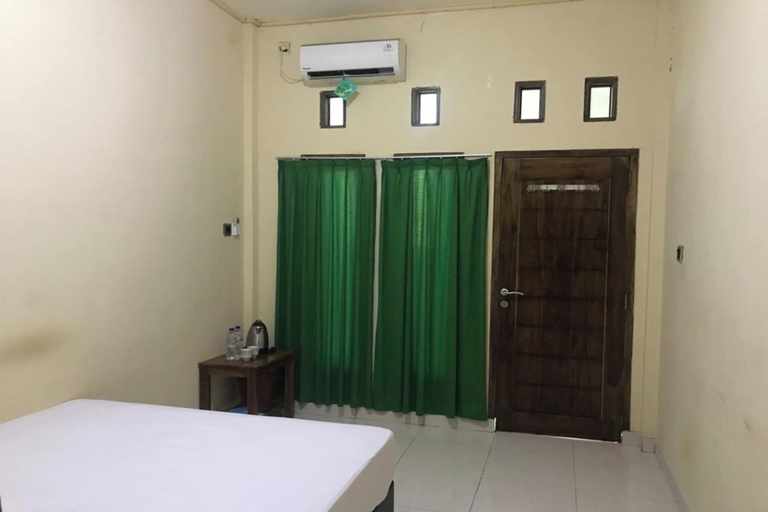 Bedroom 2, Hotel O Penginapan Mc Lodge, West Manggarai