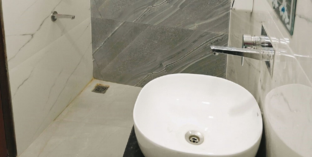 Bathroom 3, Hotel The Posh, Amritsar