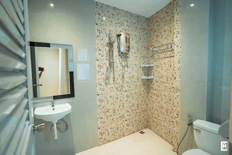 Bathroom 4, Bernese Resort Hotel powered by Cocotel, Guinobatan