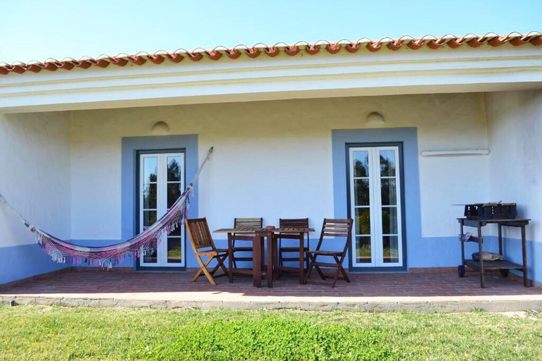 Exterior & Views 5