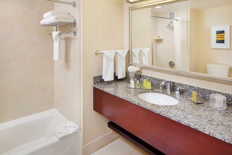 Bathroom 5, DoubleTree by Hilton Hotel Los Angeles Commerce, Los Angeles