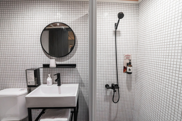 Bathroom 4, ZZ Inn, Penghu