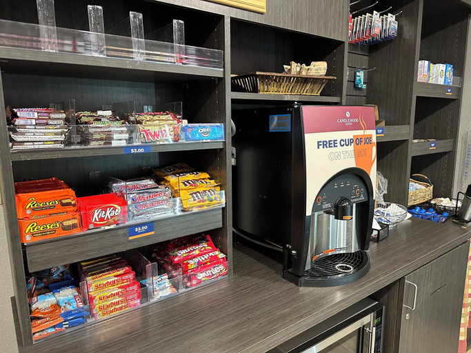 Food & Drinks 5, Candlewood Suites SAVANNAH AIRPORT, Chatham