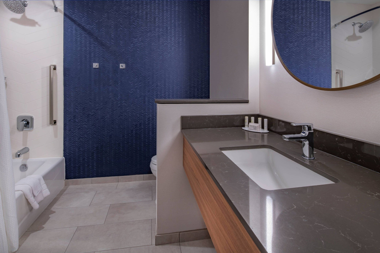 Bathroom 4, Fairfield Inn & Suites by Marriott Klamath Falls, Klamath