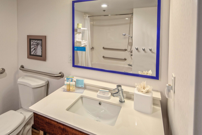 Bathroom 3, Hampton Inn Dumfries/Quantico, Prince William