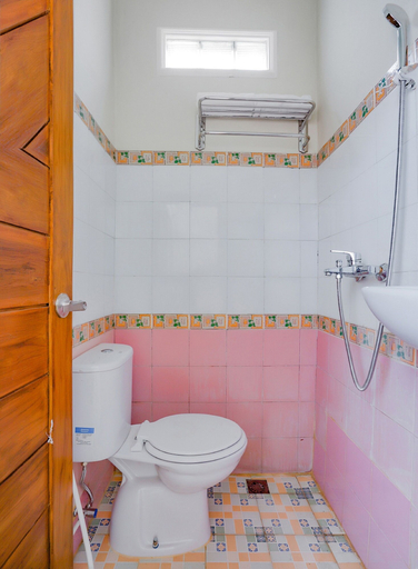 Bathroom 4, Hotel O Kenari House Syariah, Sleman