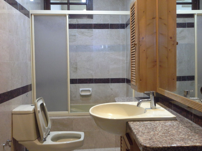 Bathroom 4, Baan Talay Homestay by the Beach, Penang Island