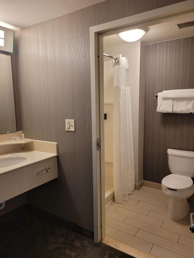 Bathroom 3, Courtyard by Marriott Erie, Erie