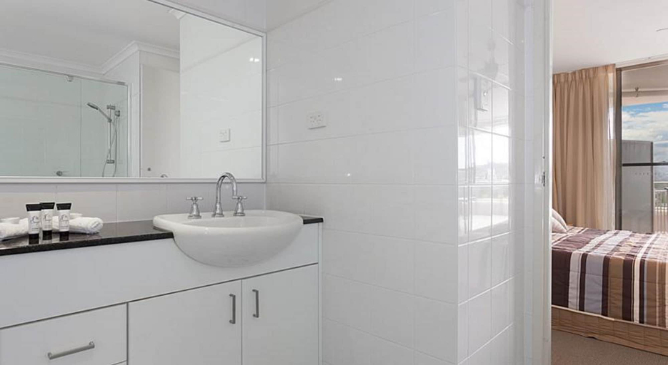 Bathroom 4, Avoca Palms Resort Apartments, Gosford - East