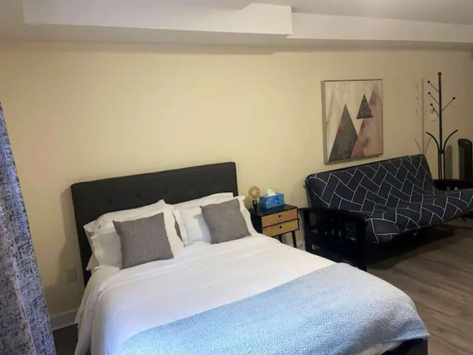 Bedroom 2, CDQI Hotel, Ottawa