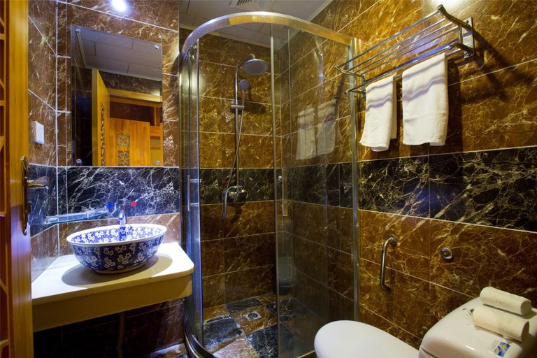 Bathroom, 1982 Chujian International Youth Hostel, Zhangjiajie